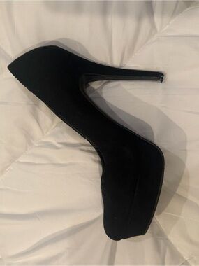 LC Lauren Conrad Black Suede Platform Stiletto Pumps